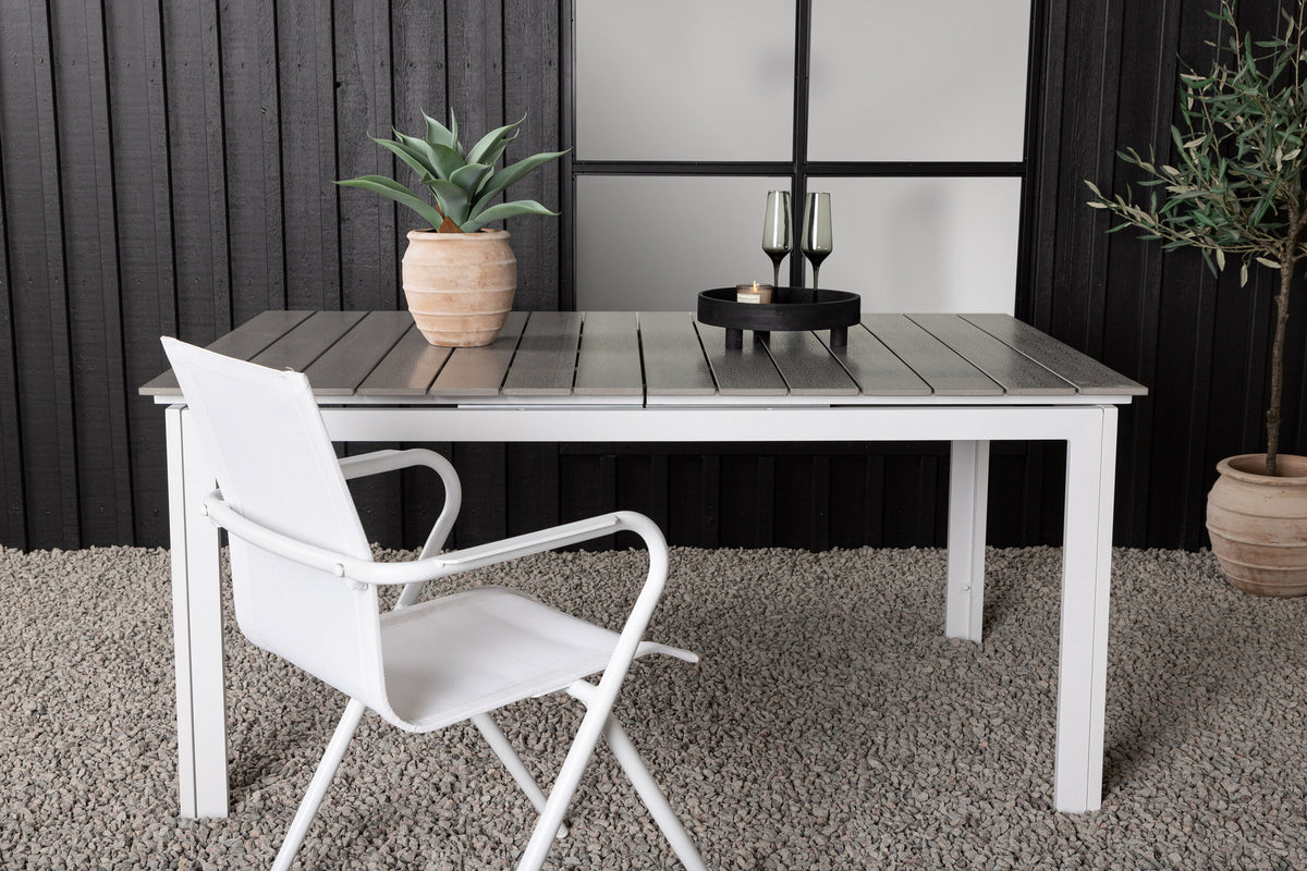 Levels Gartentisch ausziehbar in Weiss präsentiert im Onlineshop von KAQTU Design AG. Gartentisch ist von Venture Home