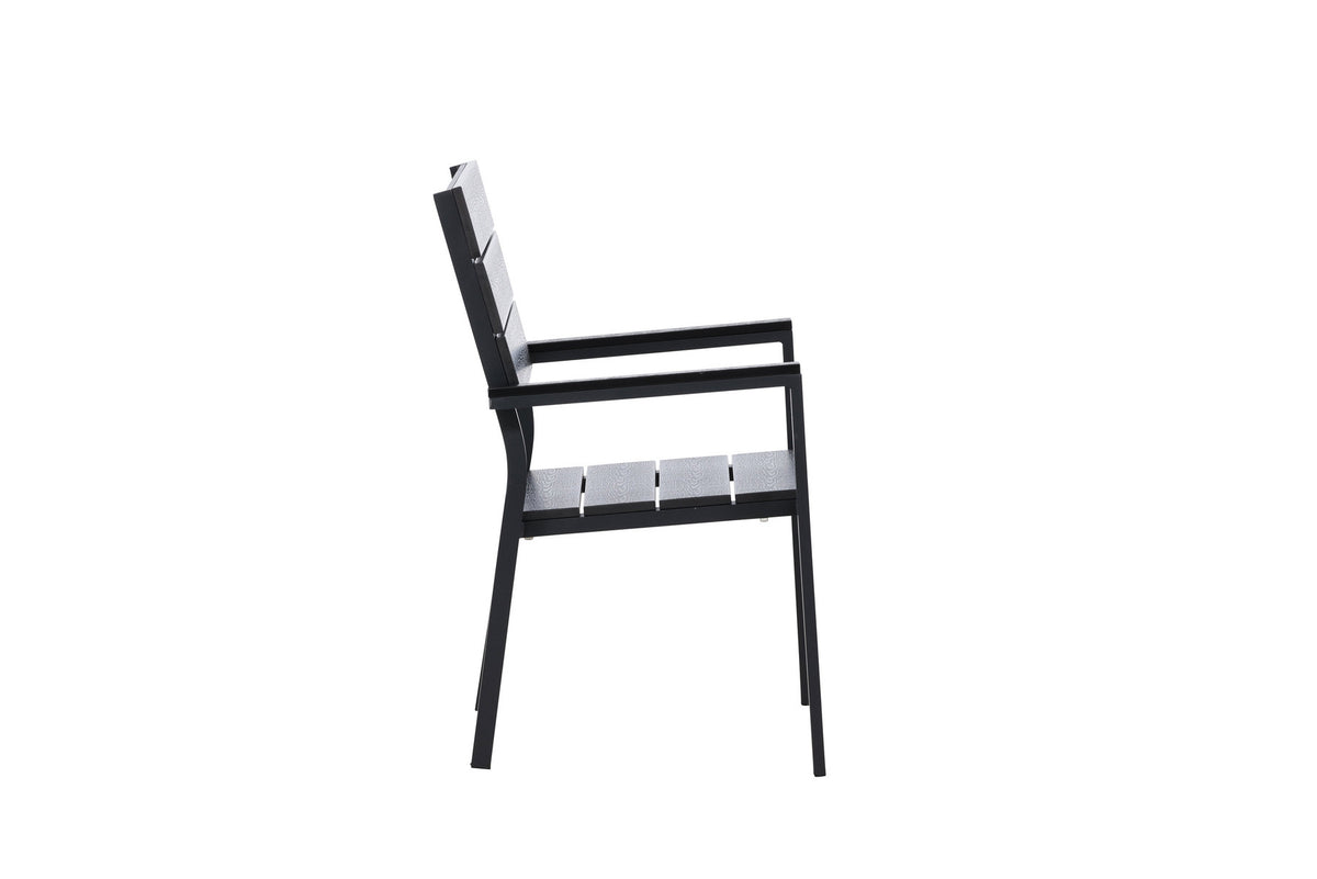 Levels Gartenstuhl in Schwarz präsentiert im Onlineshop von KAQTU Design AG. Gartenstuhl mit Armlehnen ist von Venture Home