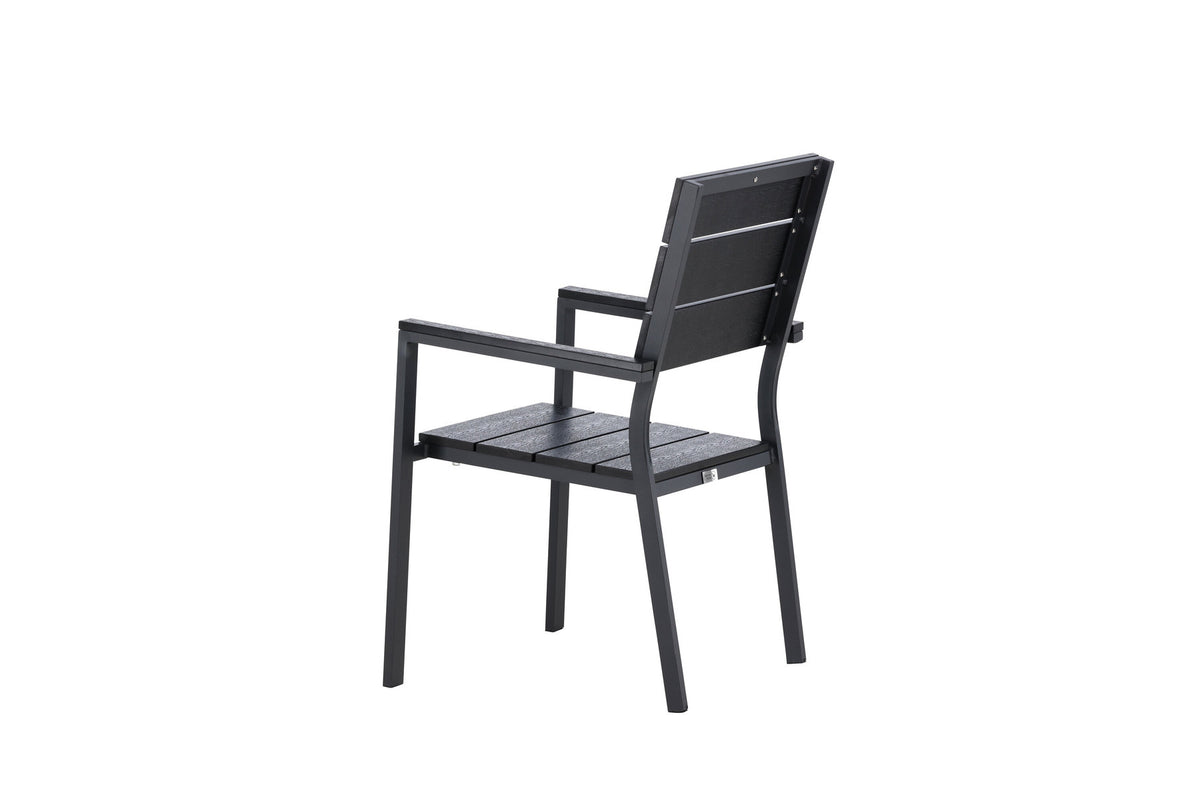 Levels Gartenstuhl in Schwarz präsentiert im Onlineshop von KAQTU Design AG. Gartenstuhl mit Armlehnen ist von Venture Home