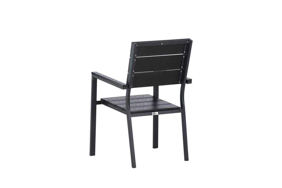 Levels Gartenstuhl in Schwarz präsentiert im Onlineshop von KAQTU Design AG. Gartenstuhl mit Armlehnen ist von Venture Home