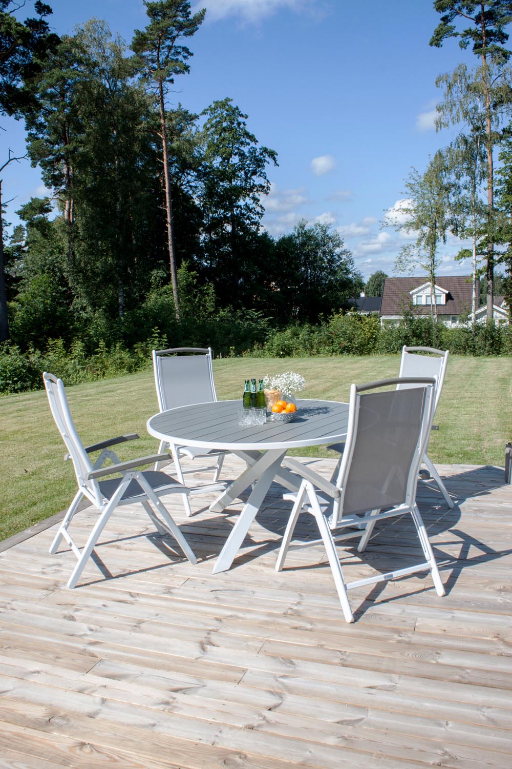 Parma Gartentisch rund in Weiss präsentiert im Onlineshop von KAQTU Design AG. Gartentisch ist von Venture Home