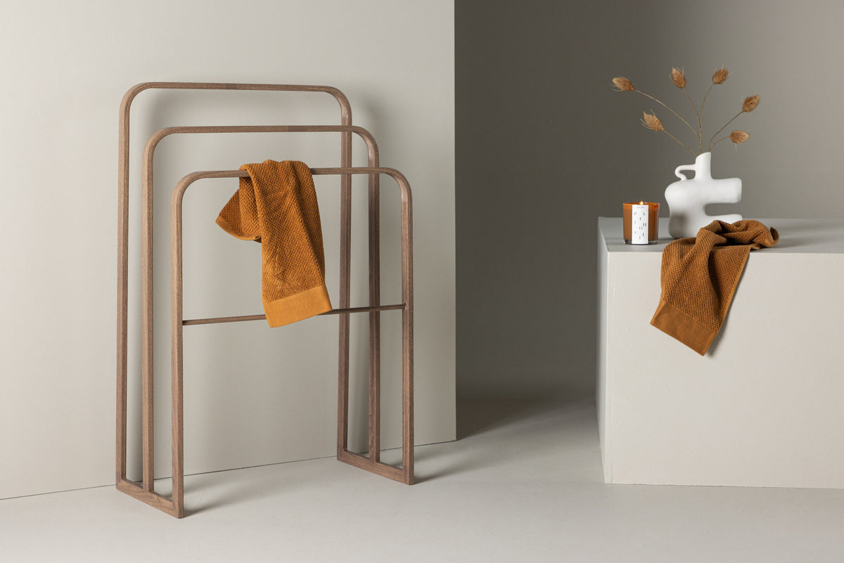 Drammen Hänger in Mokka präsentiert im Onlineshop von KAQTU Design AG. Stummer Diener ist von Vind
