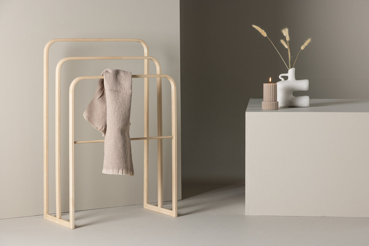 Drammen Hänger in Tünchen präsentiert im Onlineshop von KAQTU Design AG. Stummer Diener ist von Vind
