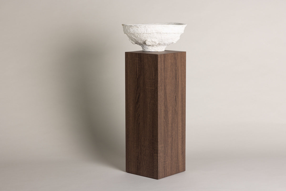 Ramsvik Sockel in Braun präsentiert im Onlineshop von KAQTU Design AG. Beistelltisch ist von Vind
