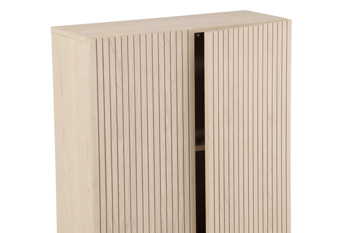 Björkön Kabinett in Tünchen präsentiert im Onlineshop von KAQTU Design AG. Cabinet ist von Vind