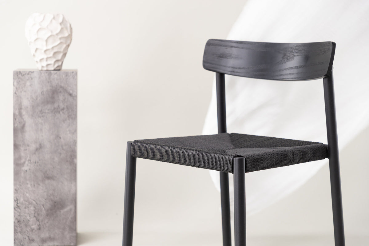 Malmö Stuhl in Schwarz präsentiert im Onlineshop von KAQTU Design AG. Stuhl ist von Vind