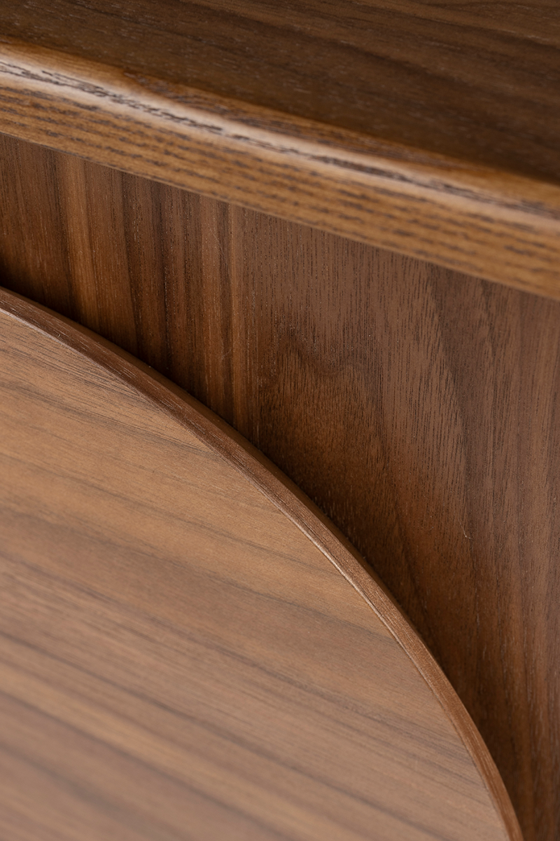 Sideboard Groove 3 Doors in Natural Oak präsentiert im Onlineshop von KAQTU Design AG. Sideboard ist von Zuiver