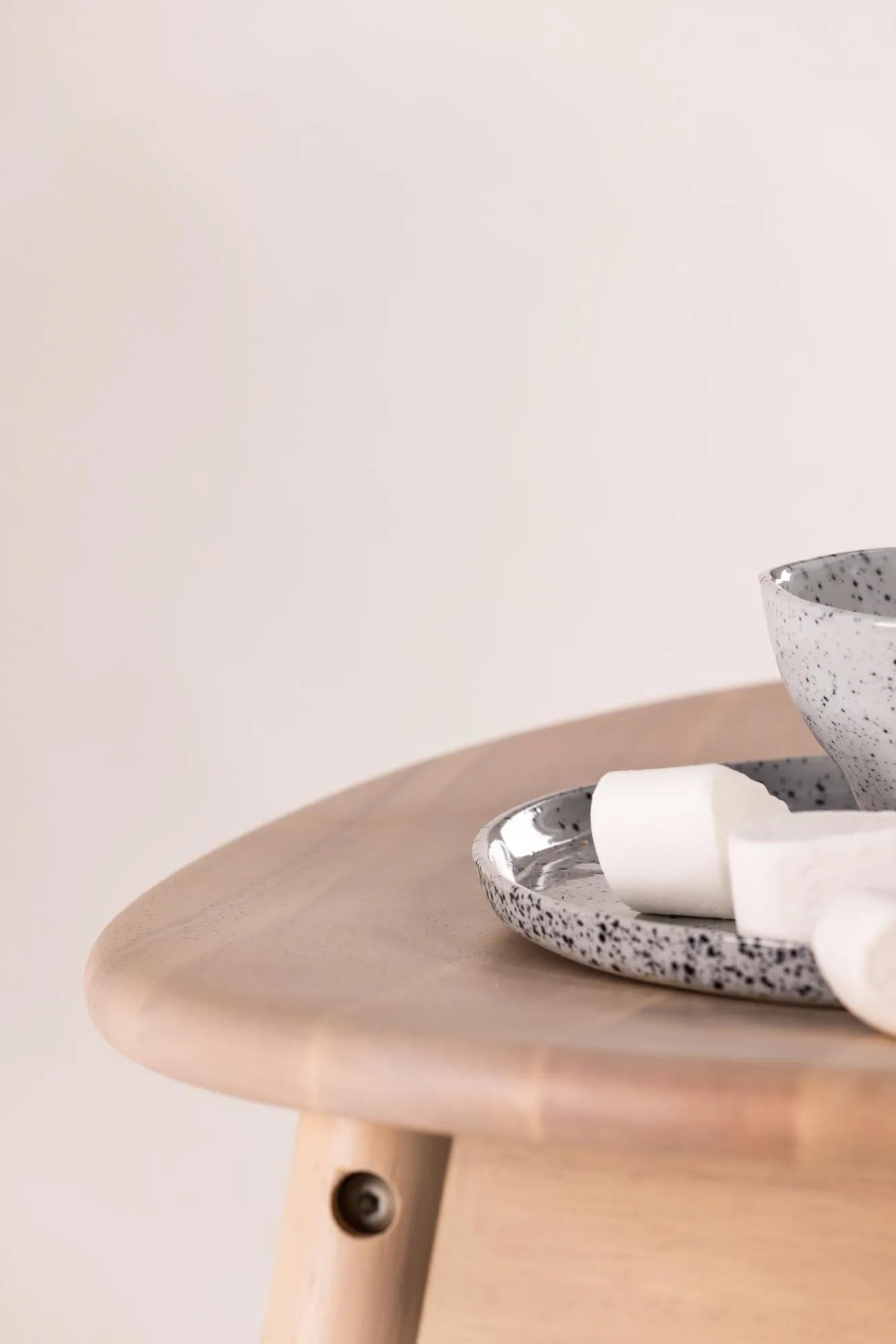 Orust Barstuhl von Vind: Modernes Design trifft auf höchsten Komfort.