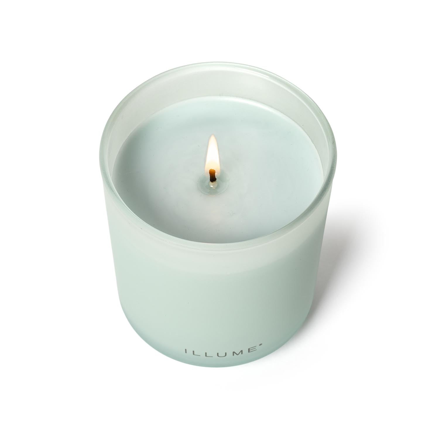 Fresh Sea Salt Box Glass Candle, Blau, in Blau präsentiert im Onlineshop von KAQTU Design AG. Duftkerze ist von Illume