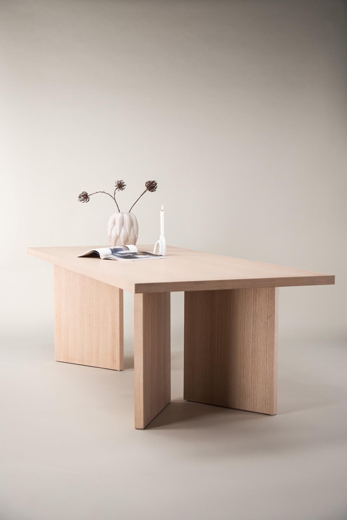 Bassholmen table