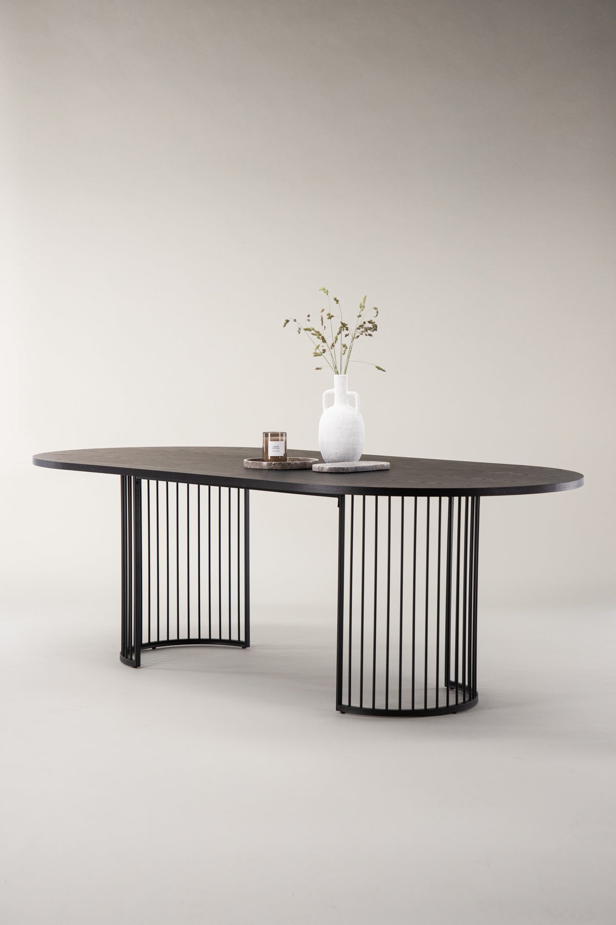 Hamneskär Tisch in Schwarz präsentiert im Onlineshop von KAQTU Design AG. Esstisch ist von Vind