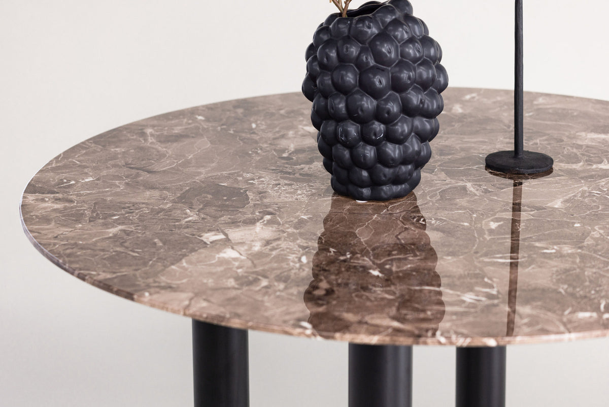 Havsten Tisch in Schwarz präsentiert im Onlineshop von KAQTU Design AG. Esstisch ist von Vind