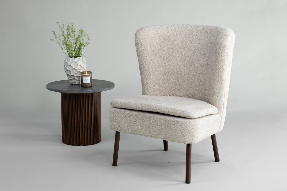 Hällsö Sessel in Beige präsentiert im Onlineshop von KAQTU Design AG. Sessel mit Armlehnen ist von Vind