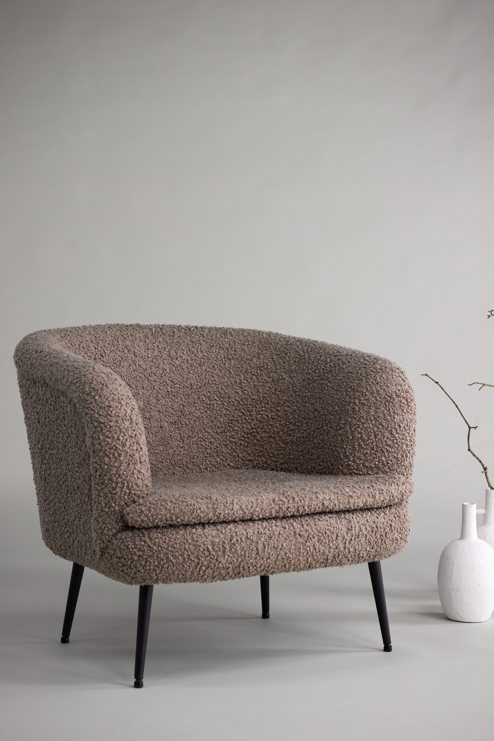 Nordkoster Sessel in Beige präsentiert im Onlineshop von KAQTU Design AG. Sessel mit Armlehnen ist von Vind