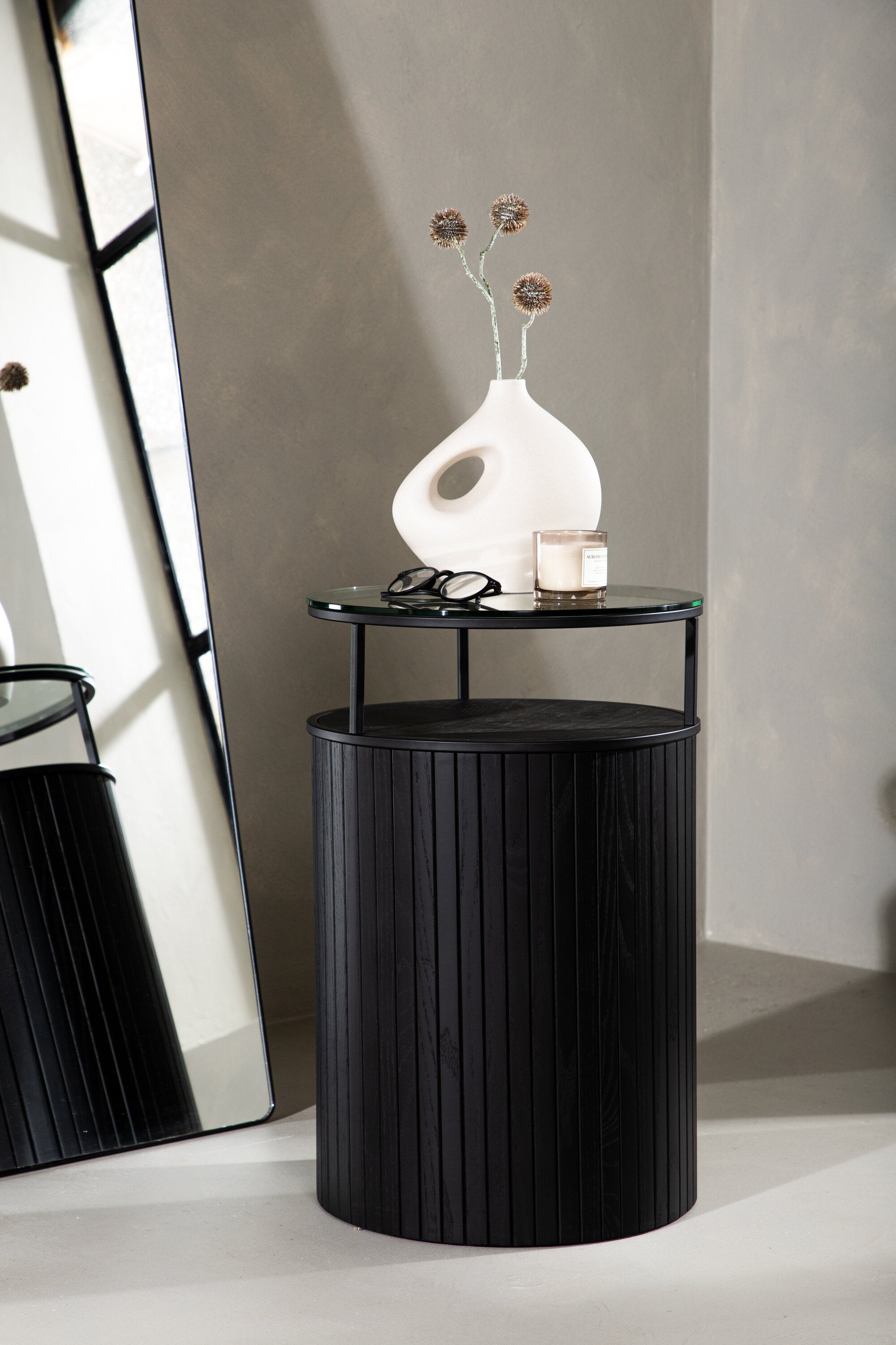 Bovall Beistelltisch in Schwarz präsentiert im Onlineshop von KAQTU Design AG. Beistelltisch ist von Furniture Fashion
