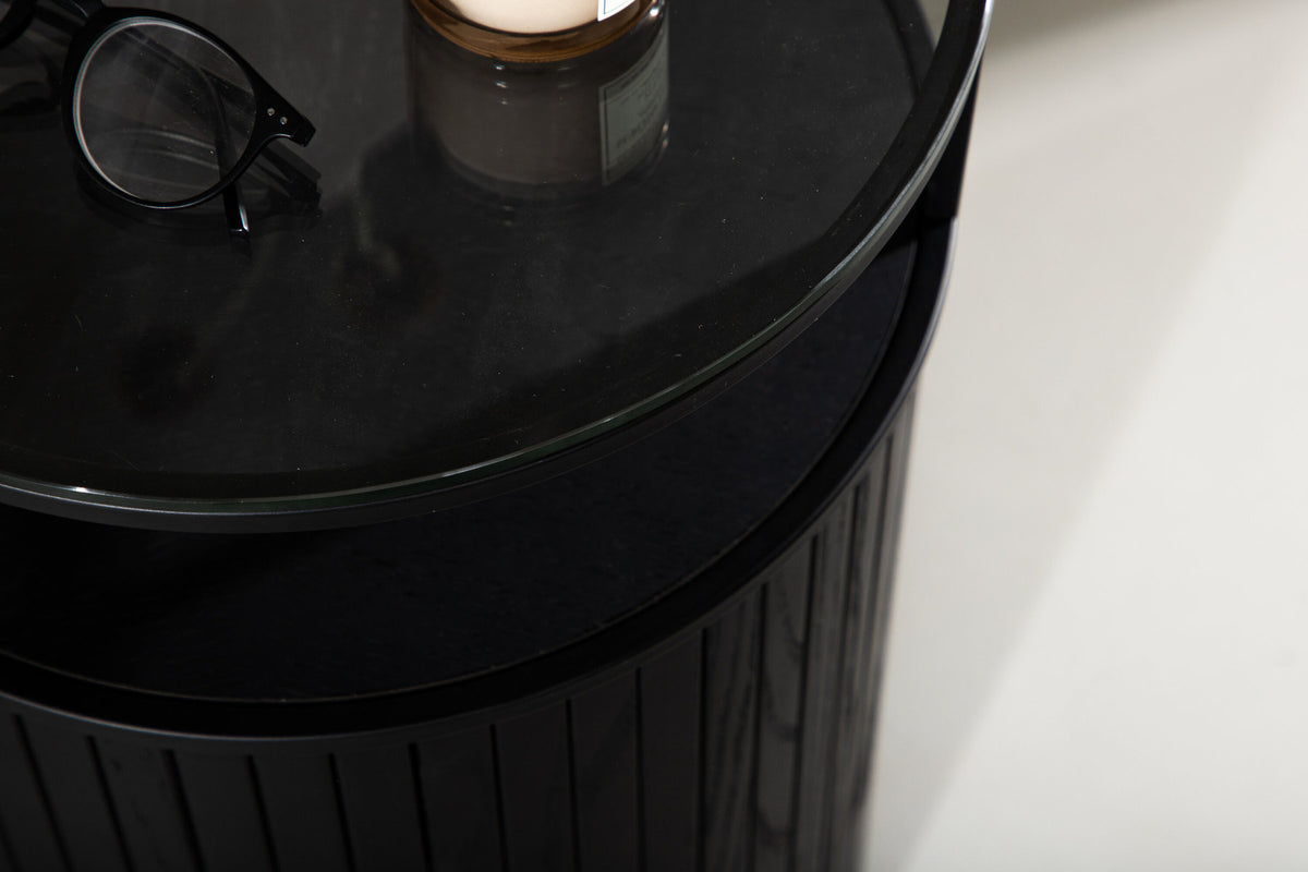 Bovall Beistelltisch in Schwarz präsentiert im Onlineshop von KAQTU Design AG. Beistelltisch ist von Furniture Fashion