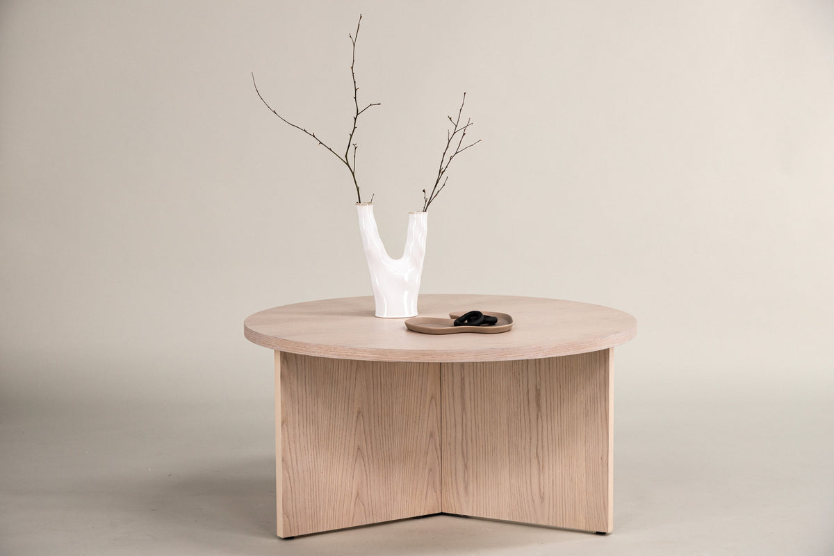 Saltö Beistelltisch in Tünchen präsentiert im Onlineshop von KAQTU Design AG. Beistelltisch ist von Vind