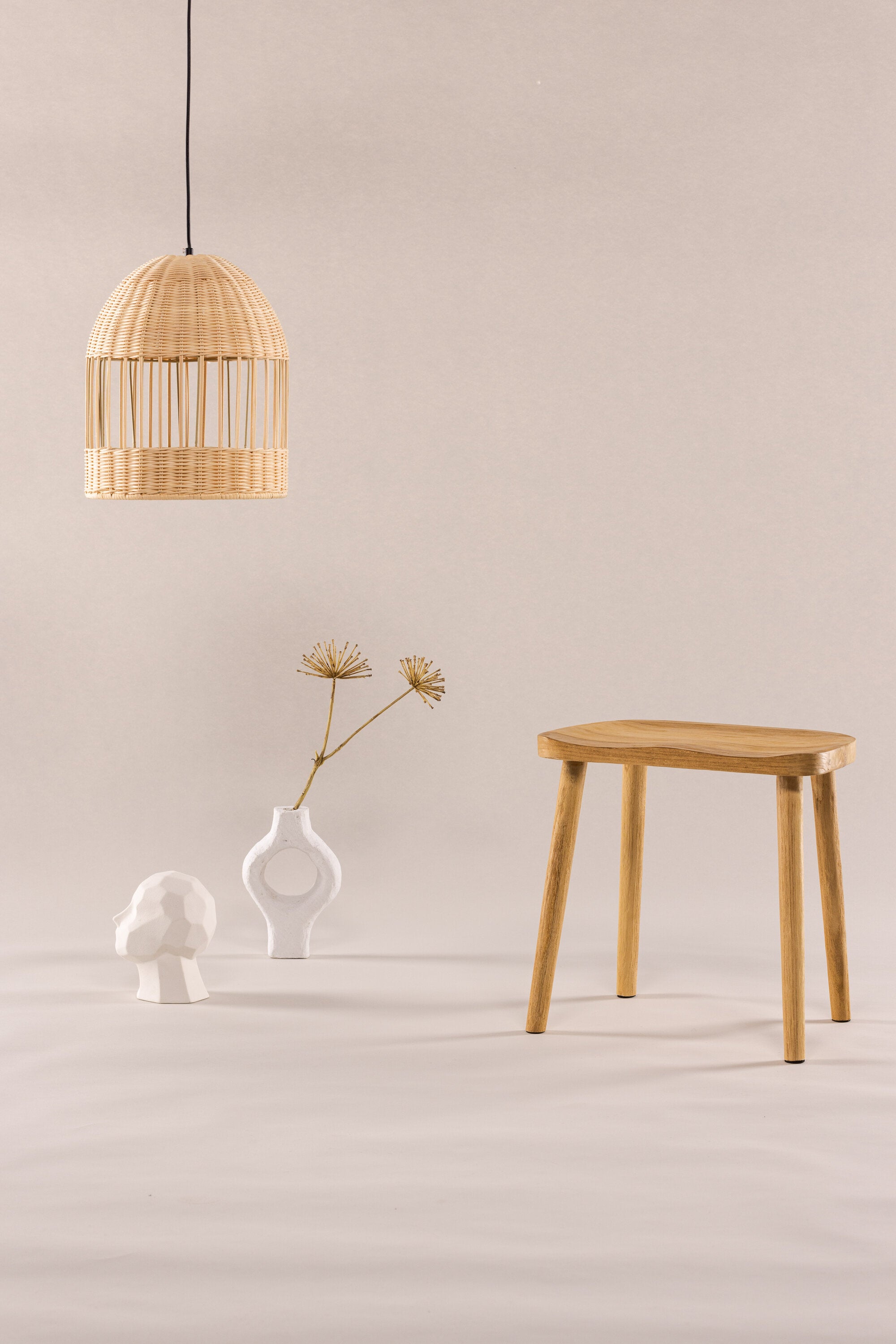 Orust Ottoman / Pouf in Natur präsentiert im Onlineshop von KAQTU Design AG. Hocker ist von Vind