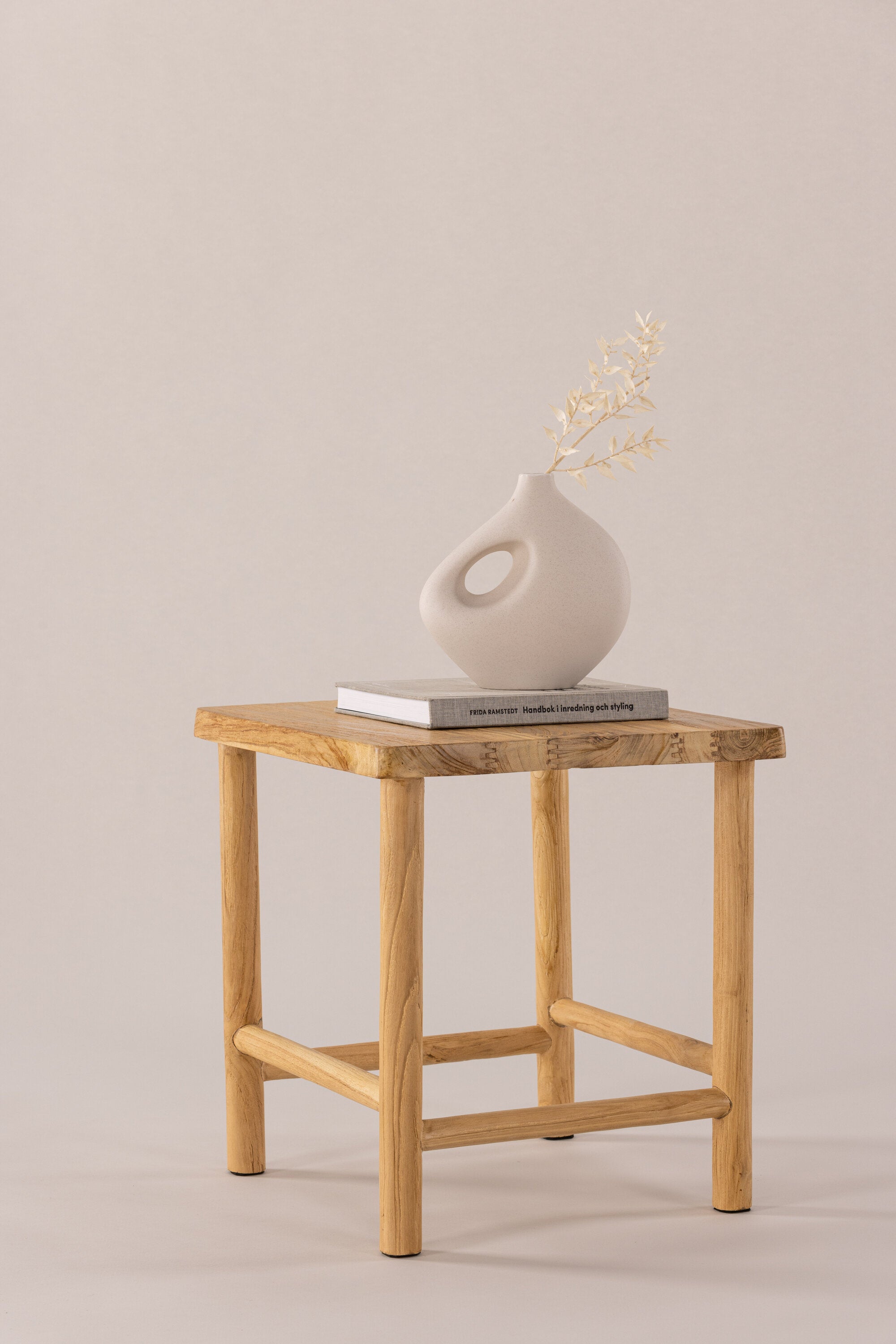Noster Ottoman / Pouf in Natur präsentiert im Onlineshop von KAQTU Design AG. Hocker ist von Vind