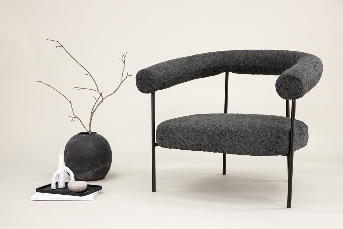 Hökåsen x Josefin Lustig Sessel in Dunkelgrau präsentiert im Onlineshop von KAQTU Design AG. Sessel mit Armlehnen ist von Vind