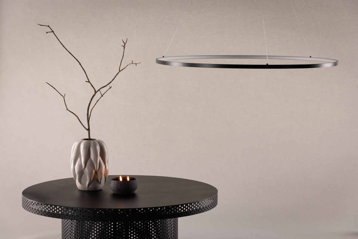 Rödäng x Josefin Lustig Pendelleuchte in Schwarz präsentiert im Onlineshop von KAQTU Design AG. Pendelleuchte ist von Vind