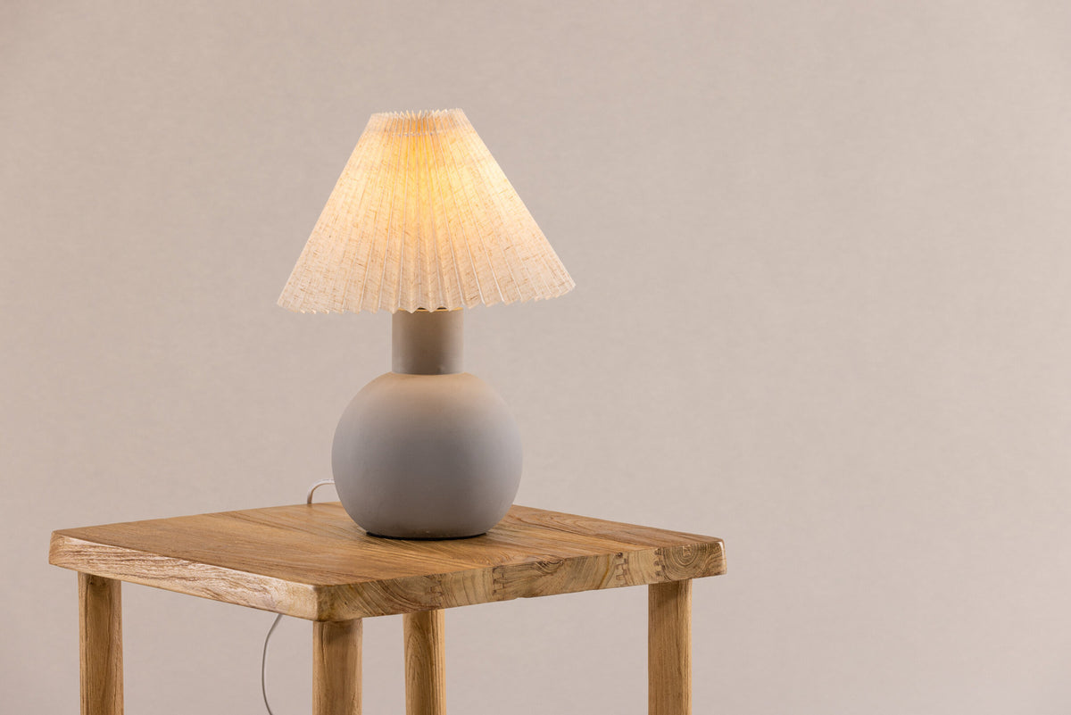 Älvsborg Tischleuchte in Grau präsentiert im Onlineshop von KAQTU Design AG. Tischleuchte ist von Vind