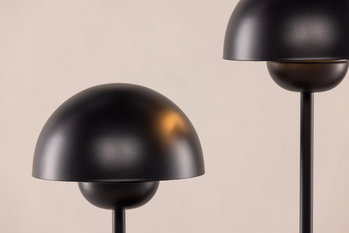 Lyckorna Tischleuchte in Schwarz präsentiert im Onlineshop von KAQTU Design AG. Tischleuchte ist von Vind