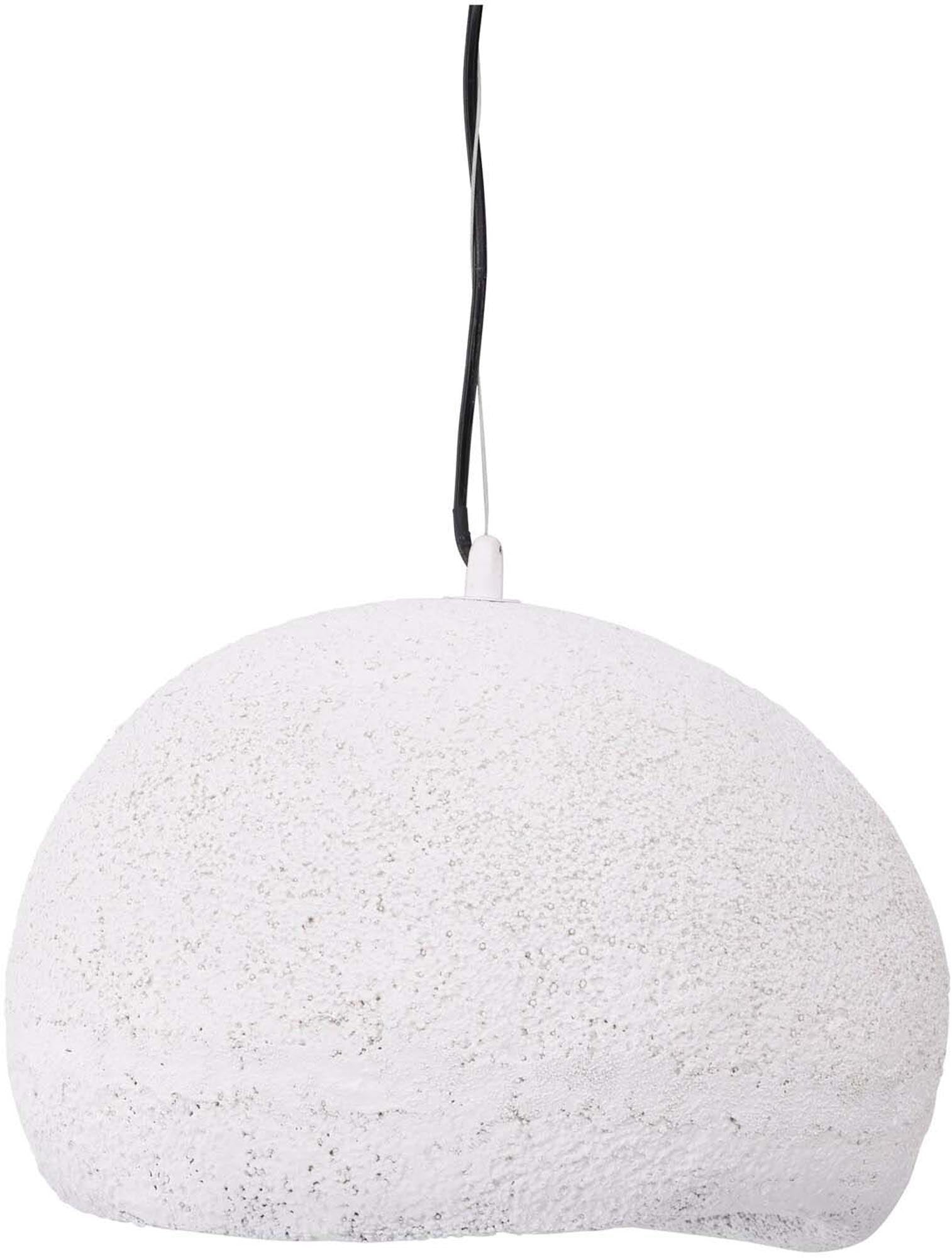 Die Gilltorp Pendelleuchte von Vind: Elegantes Design aus weissem Harz, langlebig und pflegeleicht, für eine einladende Atmosphäre.