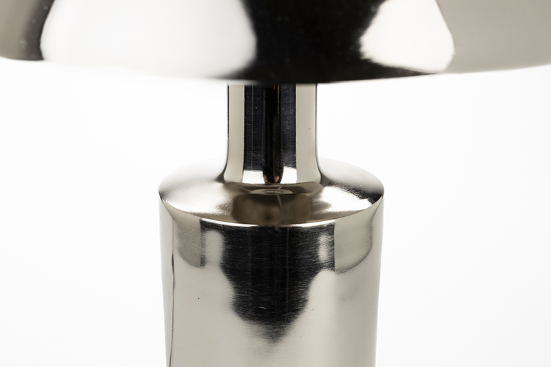 Tischleuchte Wonders in Shiny Silver präsentiert im Onlineshop von KAQTU Design AG. Tischleuchte ist von Zuiver
