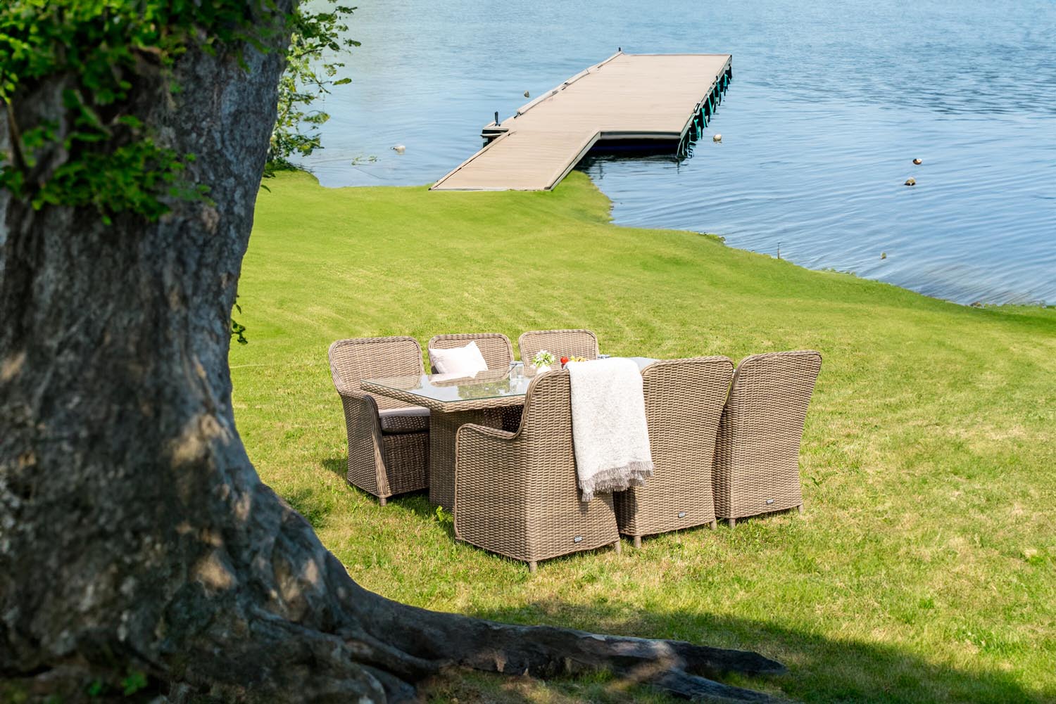 Wembley Outdoor-Tischset 200cm/6St. in Natur präsentiert im Onlineshop von KAQTU Design AG. Gartentischset ist von Venture Home