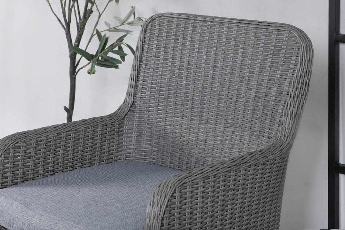 Wembley Stuhl in Grau präsentiert im Onlineshop von KAQTU Design AG. Gartenstuhl mit Armlehnen ist von Venture Home