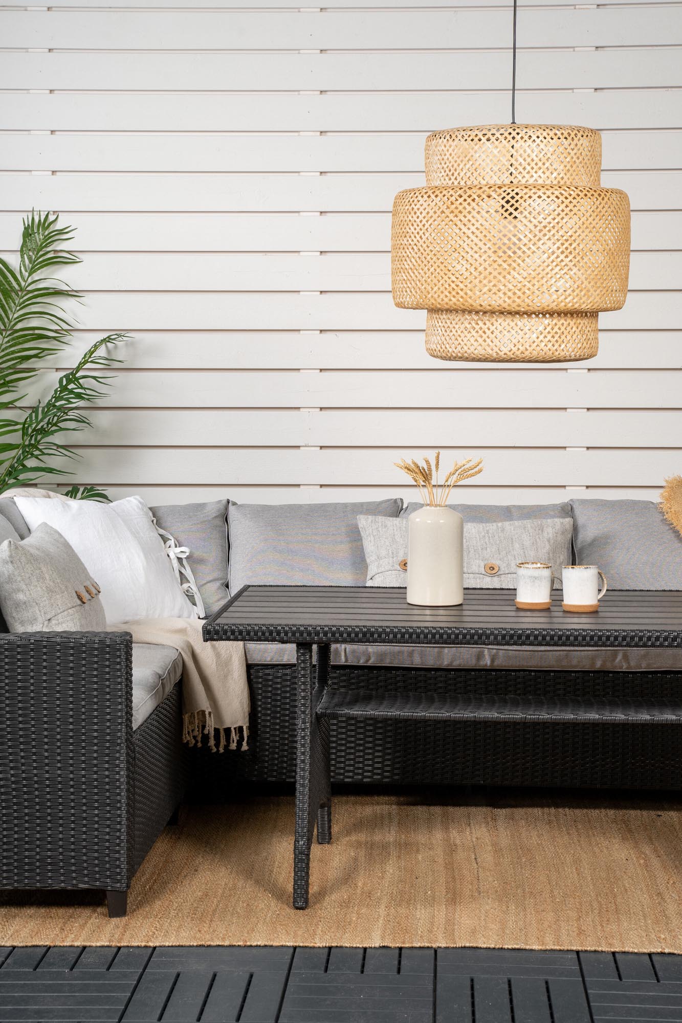 Brentwood Ecksofa Outdoorset 145cm in Schwarz präsentiert im Onlineshop von KAQTU Design AG. Loungeset ist von Venture Home