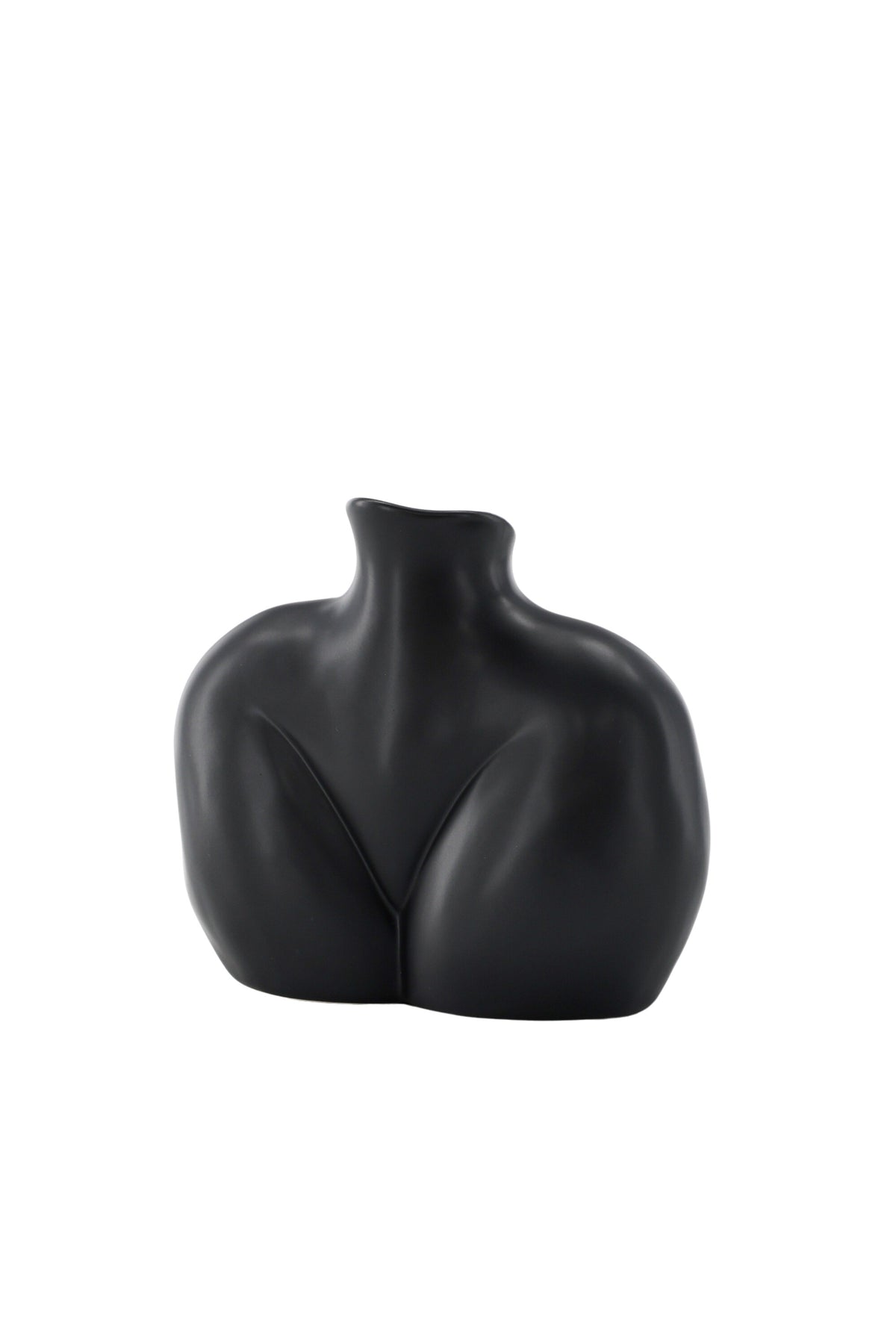 Cremefarbene Harvey Vase aus Steinzeug von Venture Home mit geschwungener, an die weibliche Form angelehnter Silhouette.