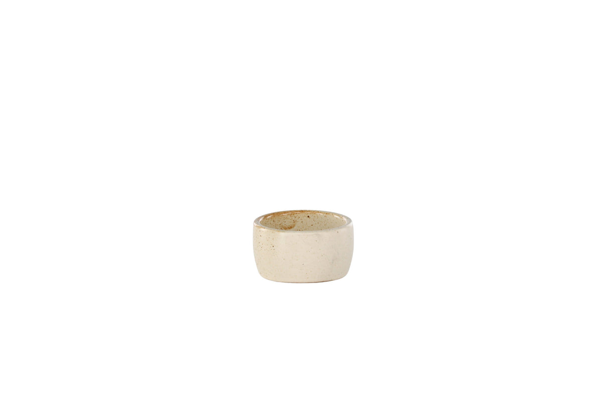 Active Eierbecher in Beige/Schwarz präsentiert im Onlineshop von KAQTU Design AG. Eierbecher ist von Venture Home