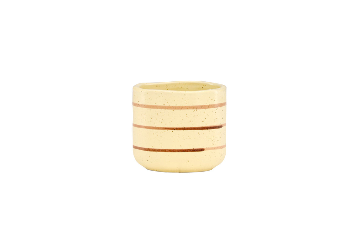 Kutie Kaffeetasse in Mehrfarbig präsentiert im Onlineshop von KAQTU Design AG. Kaffeetassen ist von Venture Home