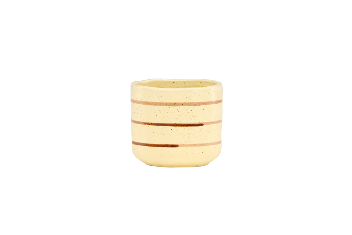 Kutie Kaffeetasse in Mehrfarbig präsentiert im Onlineshop von KAQTU Design AG. Kaffeetassen ist von Venture Home