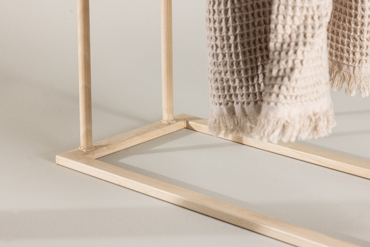 Alva Hänger in Tünchen präsentiert im Onlineshop von KAQTU Design AG.  ist von Venture Home