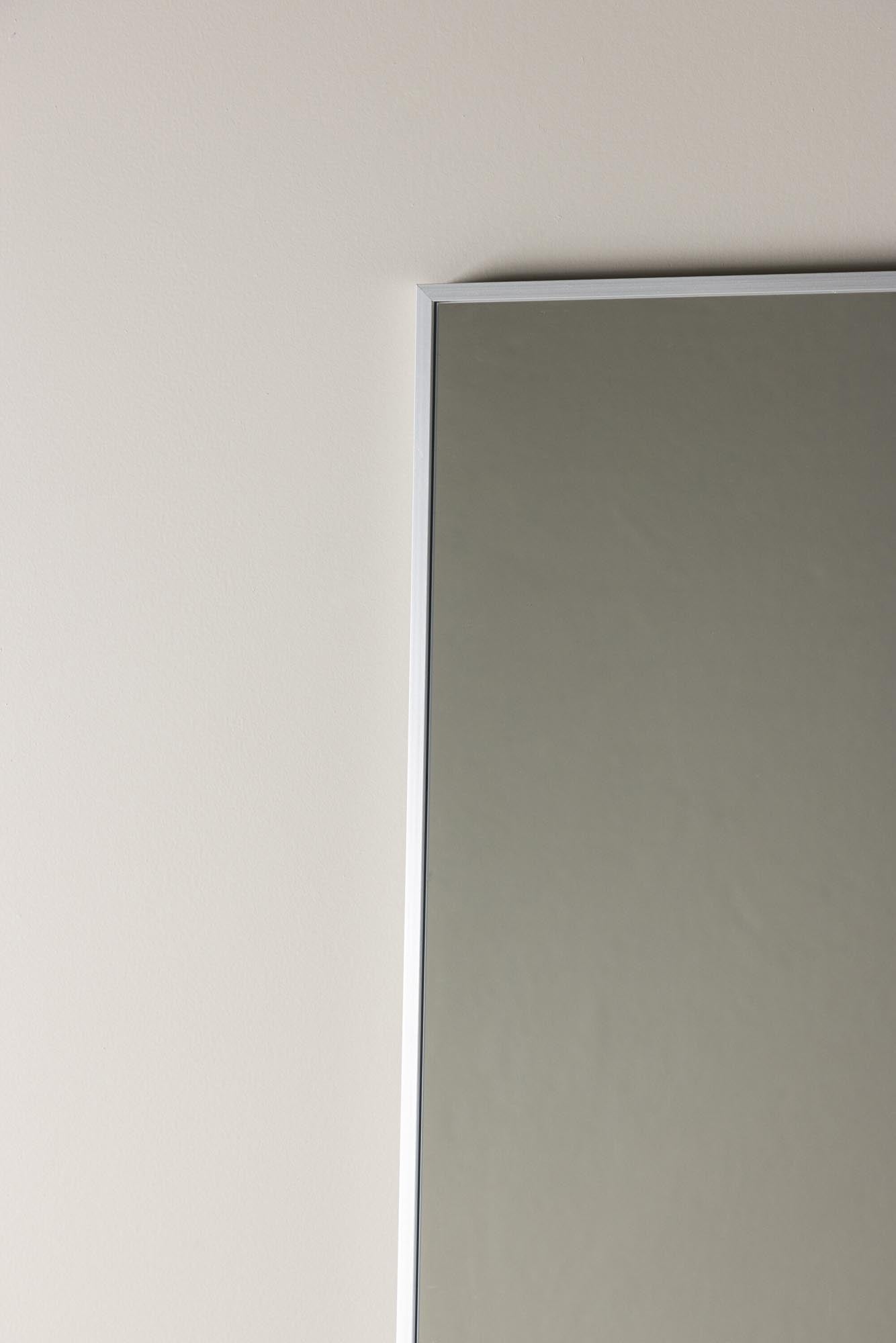 Dalton Spiegel in Silber präsentiert im Onlineshop von KAQTU Design AG. Spiegel ist von Venture Home