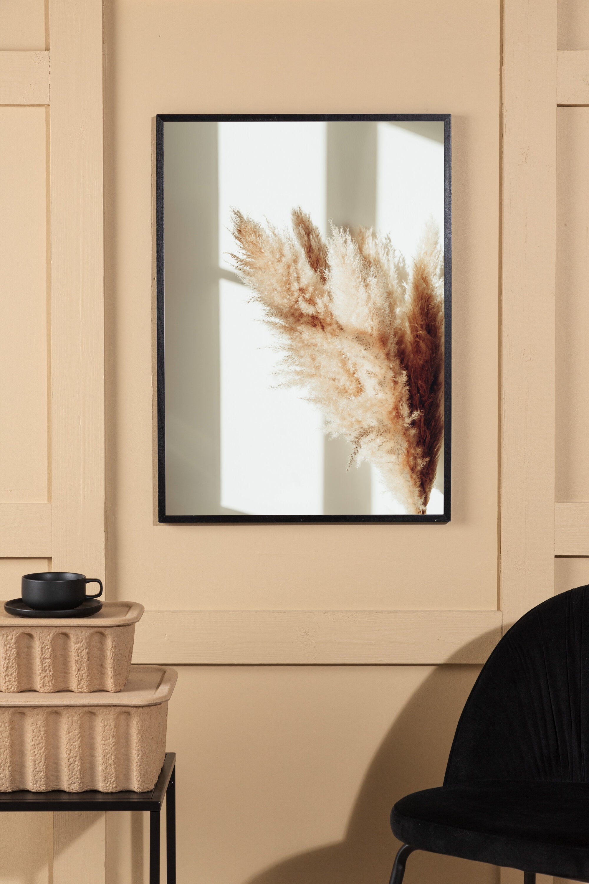 Pampas Poster in Beige präsentiert im Onlineshop von KAQTU Design AG. Bild ist von Venture Home