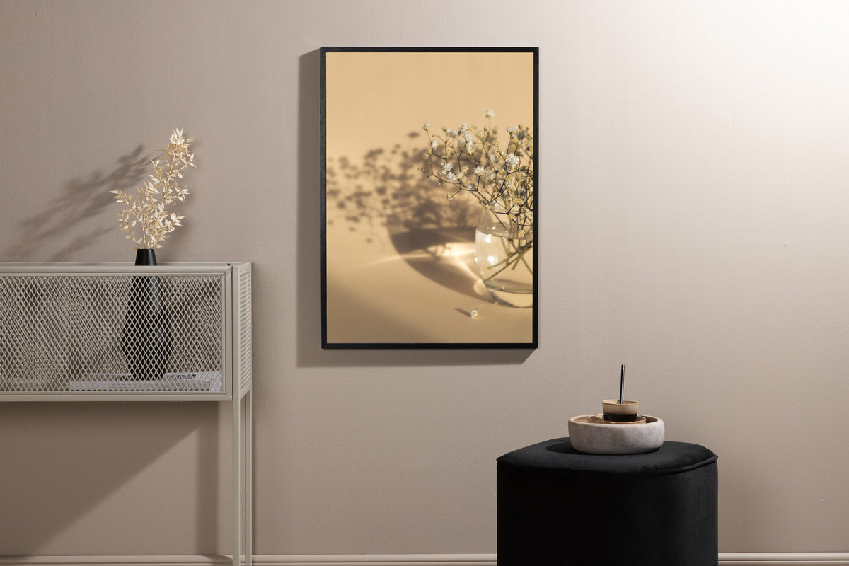 White Flowers Poster in Beige präsentiert im Onlineshop von KAQTU Design AG. Bild ist von Venture Home