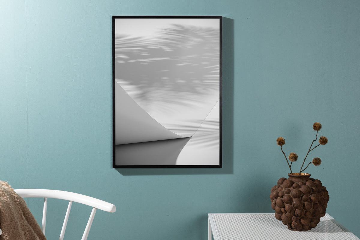 Papyrus Poster in Weiss präsentiert im Onlineshop von KAQTU Design AG. Bild ist von Venture Home