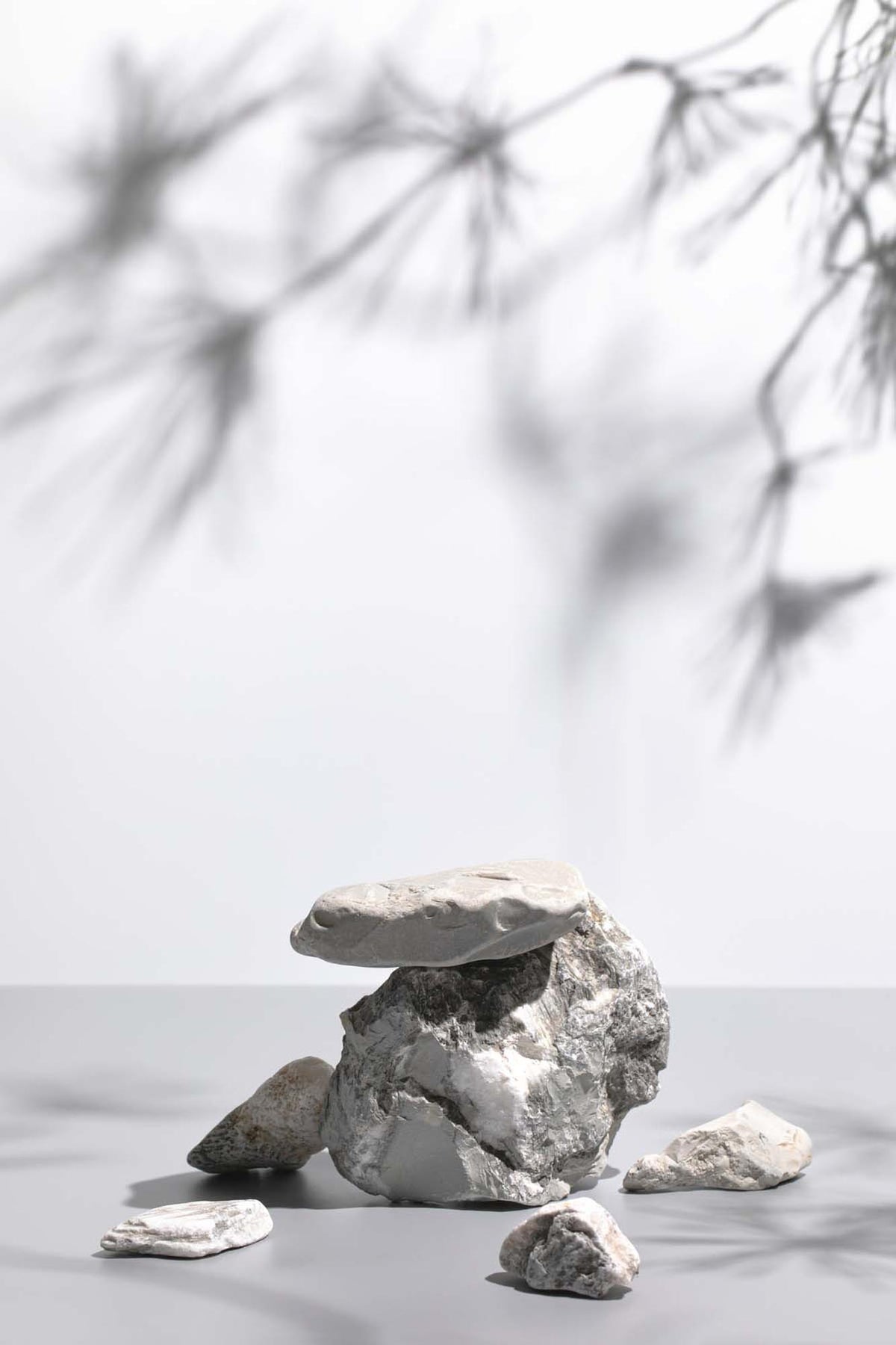 Sandstein Poster in Weiss präsentiert im Onlineshop von KAQTU Design AG. Bild ist von Venture Home