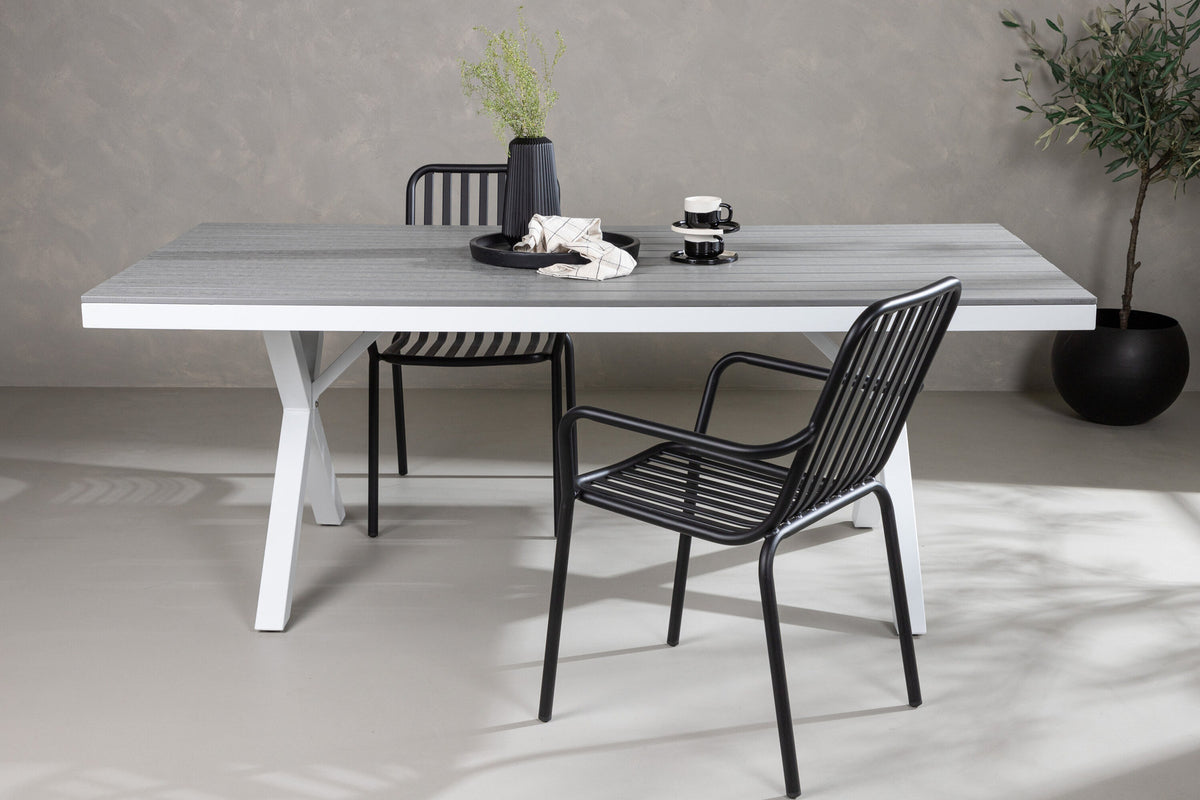 Garcia Gartentisch in Grau präsentiert im Onlineshop von KAQTU Design AG. Gartentisch ist von Venture Home