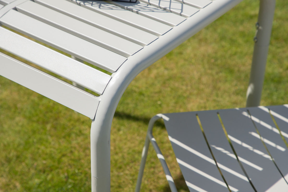 Borneo Beistelltisch in Beige präsentiert im Onlineshop von KAQTU Design AG. Beistelltisch Outdoor ist von Venture Home