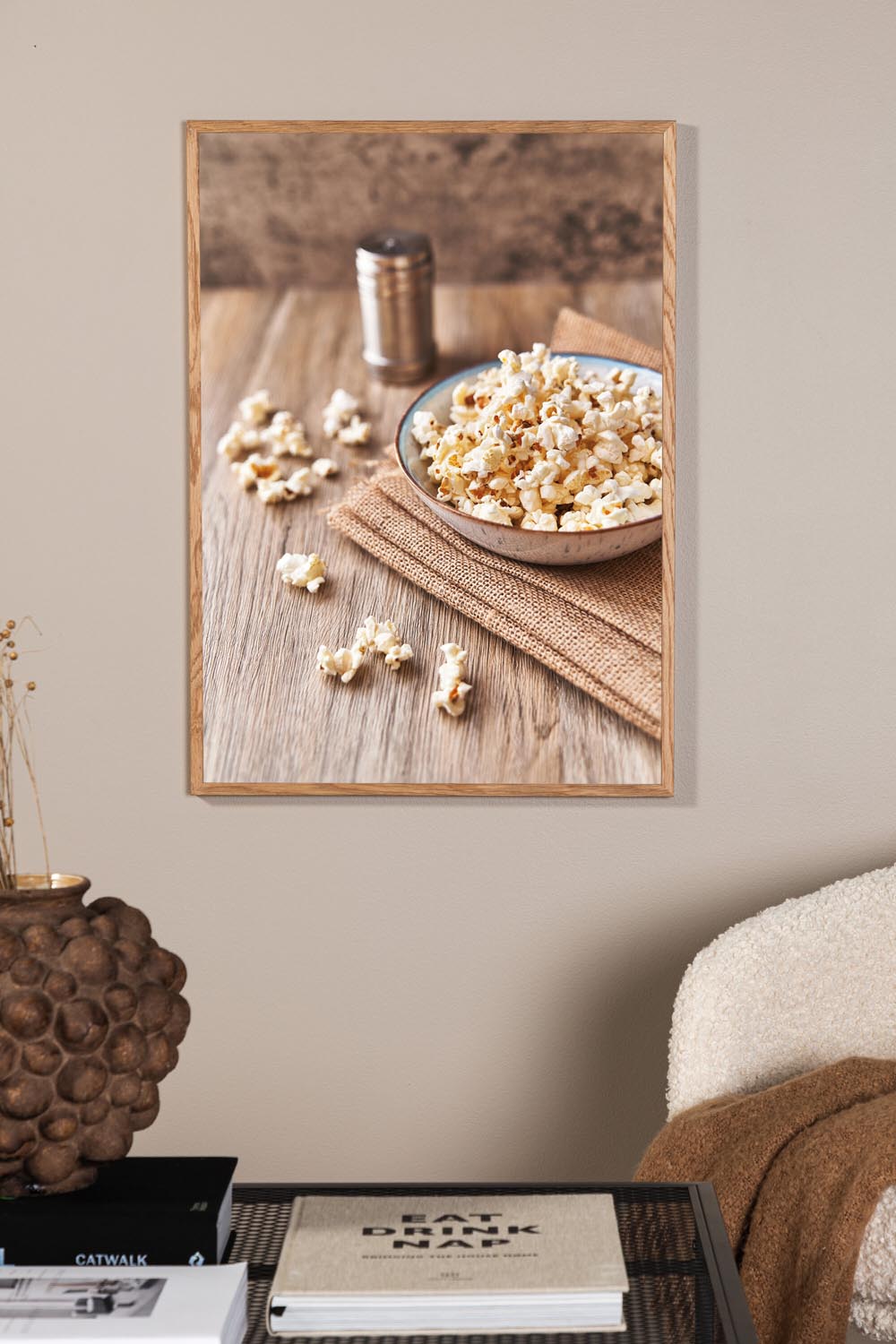Popcorn Poster in Beige präsentiert im Onlineshop von KAQTU Design AG. Bild ist von Venture Home