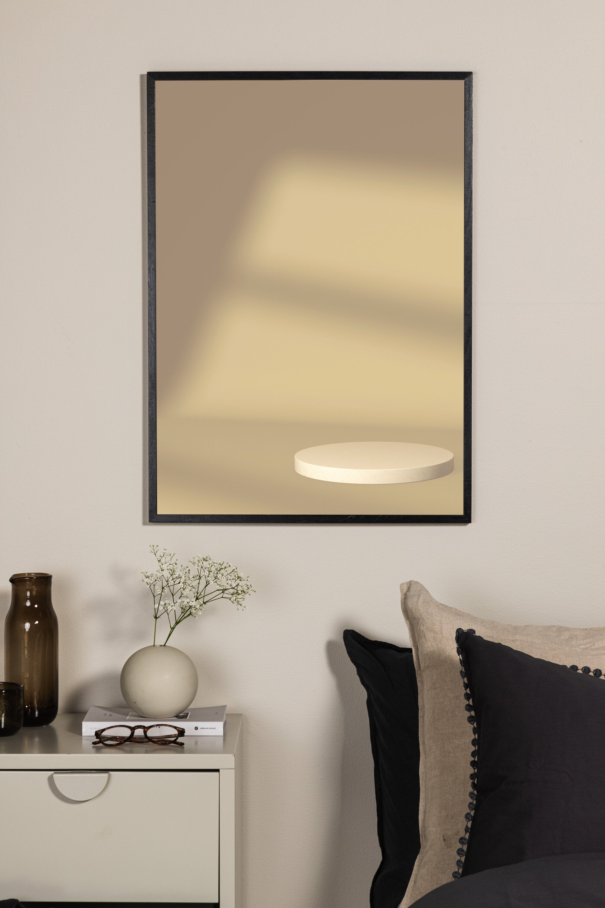 Fensterlicht Poster in Gelb präsentiert im Onlineshop von KAQTU Design AG. Bild ist von Venture Home