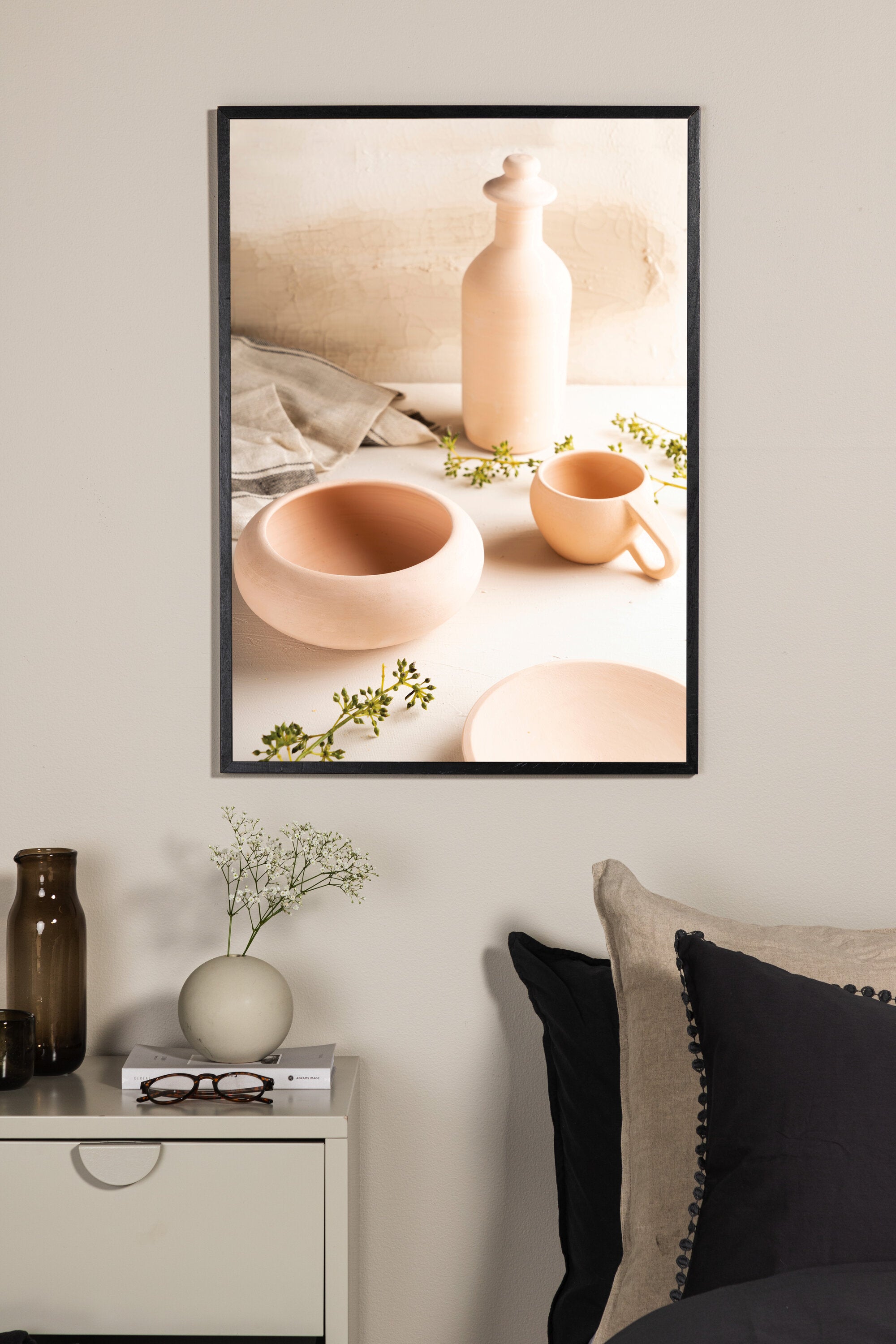 Keramik Poster in Beige präsentiert im Onlineshop von KAQTU Design AG. Bild ist von Venture Home