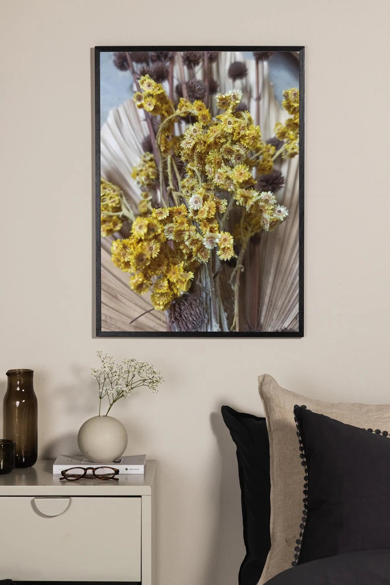 Venture Home Bouquet: Kunstvolle Blüten für moderne Raumgestaltung.