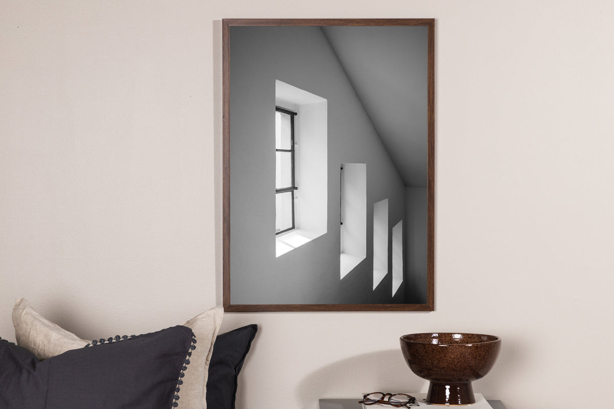 Windows Poster in Grau präsentiert im Onlineshop von KAQTU Design AG. Bild ist von Venture Home
