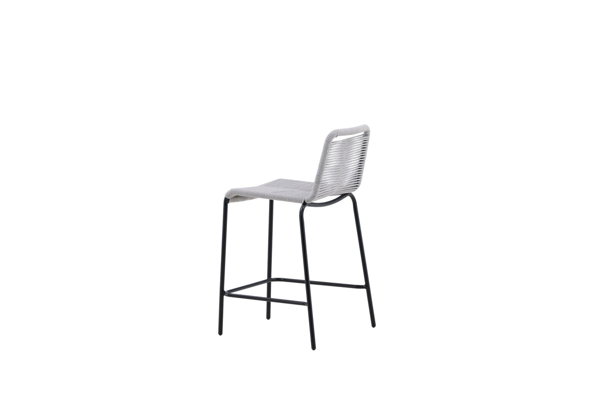 Nettan Barstuhl Outdoor in Hellgrau präsentiert im Onlineshop von KAQTU Design AG. Outdoor-Barstuhl ist von Venture Home